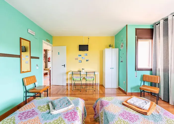 Hébergement de vacances Casa Entera Family House