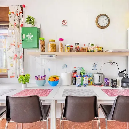 Будинок відпочинку Casa Entera Family House *