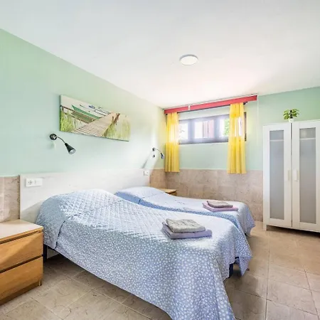 Будинок відпочинку Casa Entera Family House *